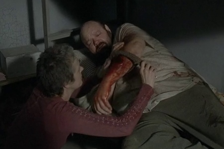 carol-the-walking-dead-season-4-ryans-arm.jpg