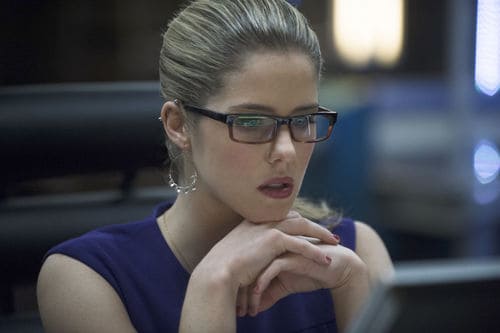 Felicity_Smoak_Emily_Bett_Rickards-8.jpg