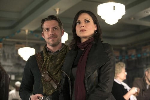 Robin-and-Regina-captain-swan-and-outlaw-queen-37322158-500-333.jpg