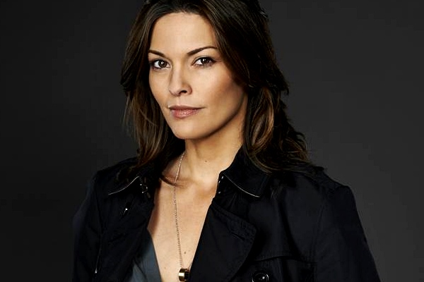 Alana De La Garza, Forever