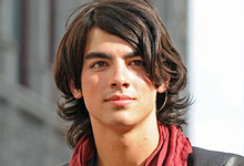 Camp Rock: Joe Jonas Not Dating Female Co-Star