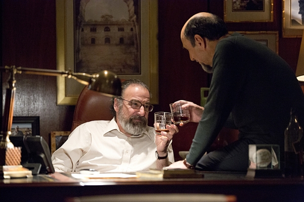 Saul and Dar Share a Drink