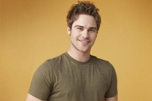 #67 Grey Damon, The Nine Lives of Chloe King and Friday Night Lights