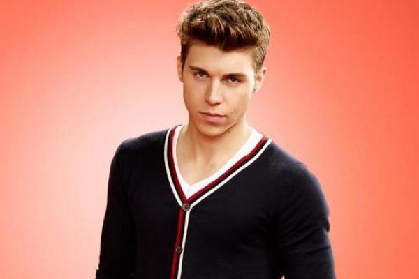 Nolan Funk, Awkward