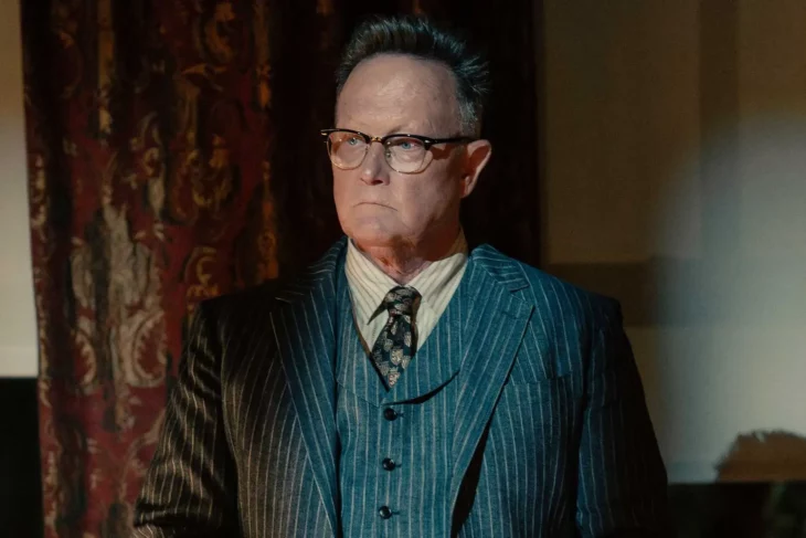 Robert Patrick as Dunmire (Jeremiah Dunmire)