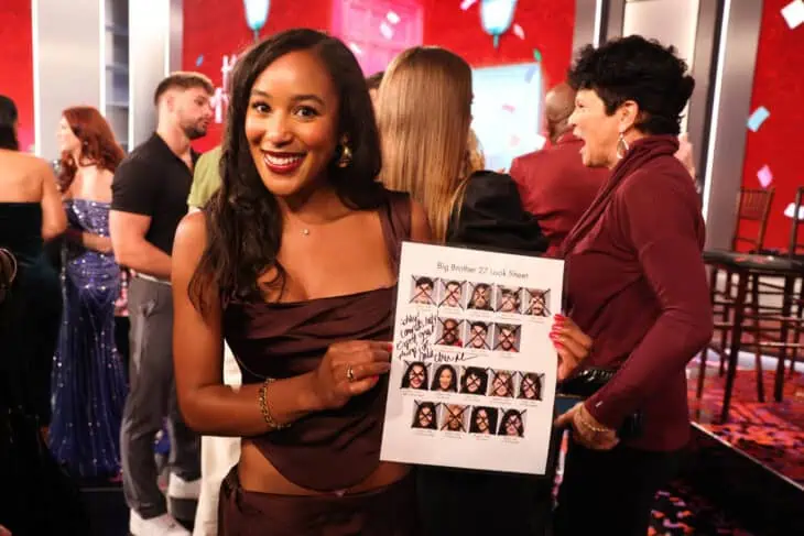 Ashley Hollis hold BB27 Look Sheet