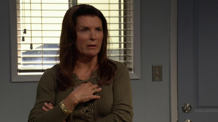 The Bold and the Beautiful - Liam and Hope tell the Logan sisters about their engagement.