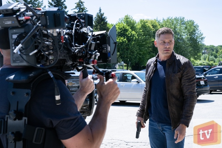 Sheriff Country S1E5: “Expecting Trouble.” (Pictured: Matt Lauria)