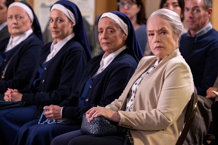 Matlock S2E6 - Marlene Forte as “Sister Louise” and Kathy Bates as “Madeline Matlock”