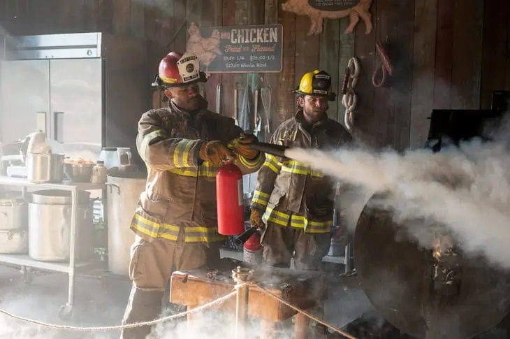Fire Country S4E6: Station 42 team makes entry while cooks evacuate