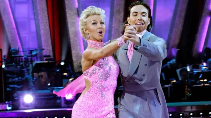 Dancing with the Stars (Julianne Hough, Apolo Anton Ohno)