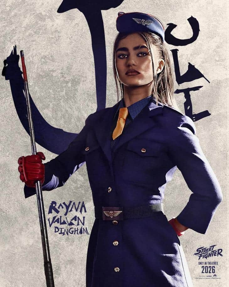 Rayna Vallandingham as Juli
