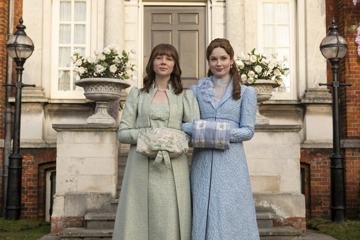 Bridgerton. (L to R) Claudia Jessie as Eloise Bridgerton, Hannah Dodd as Francesca Bridgerton in episode 401 of Bridgerton