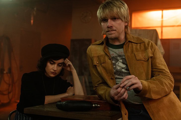 L-R: Sarah Yarkin as Rhonda and Miles Elliot as Yuri in School Spirits, Season 3, streaming on Paramount+, 2026. Photo Credit: Ed Araquel/Paramount+.