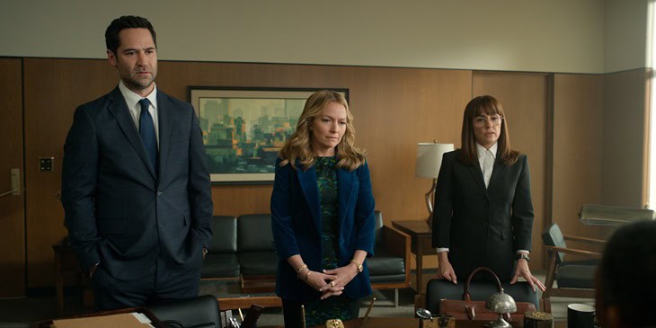 The Lincoln Lawyer. (L to R) Manuel Garcia-Rulfo as Mickey Haller, Becki Newton as Lorna Crane, Constance Zimmer as Dana Berg in episode 403 of The Lincoln Lawyer. Cr. Courtesy of Netflix © 2026